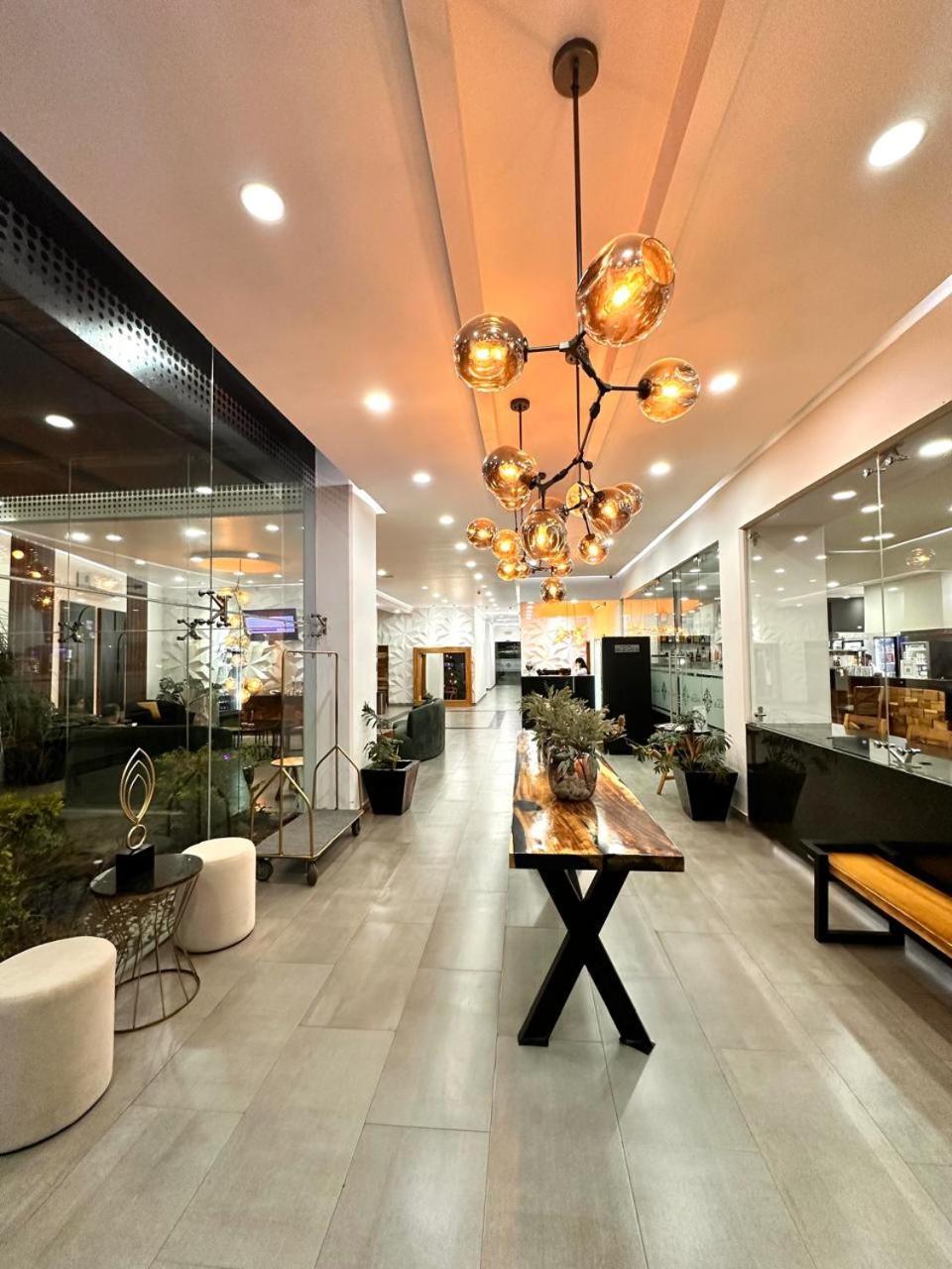 Hotel Bugari Aeropuerto Guadalajara Las Pintas Dış mekan fotoğraf