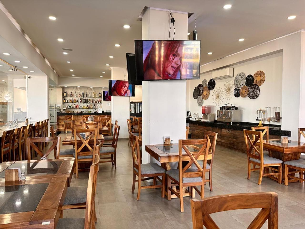 Hotel Bugari Aeropuerto Guadalajara Las Pintas Dış mekan fotoğraf